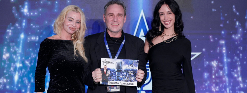 Roberto Quintavalle dopo l’esibizione a Sanremo New Talent 2026 al Salotto delle Celebrità con l’attestato di partecipazione