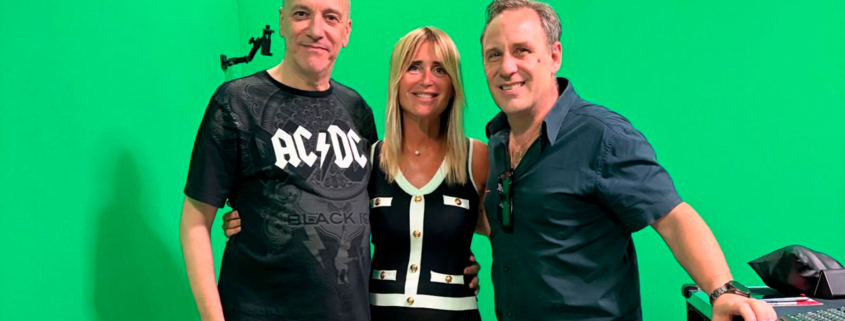 Roberto Quintavalle con Federica Carraro e Stefano Bognolo negli studi di DJChannel TV durante la trasmissione La Voce di eNordEst